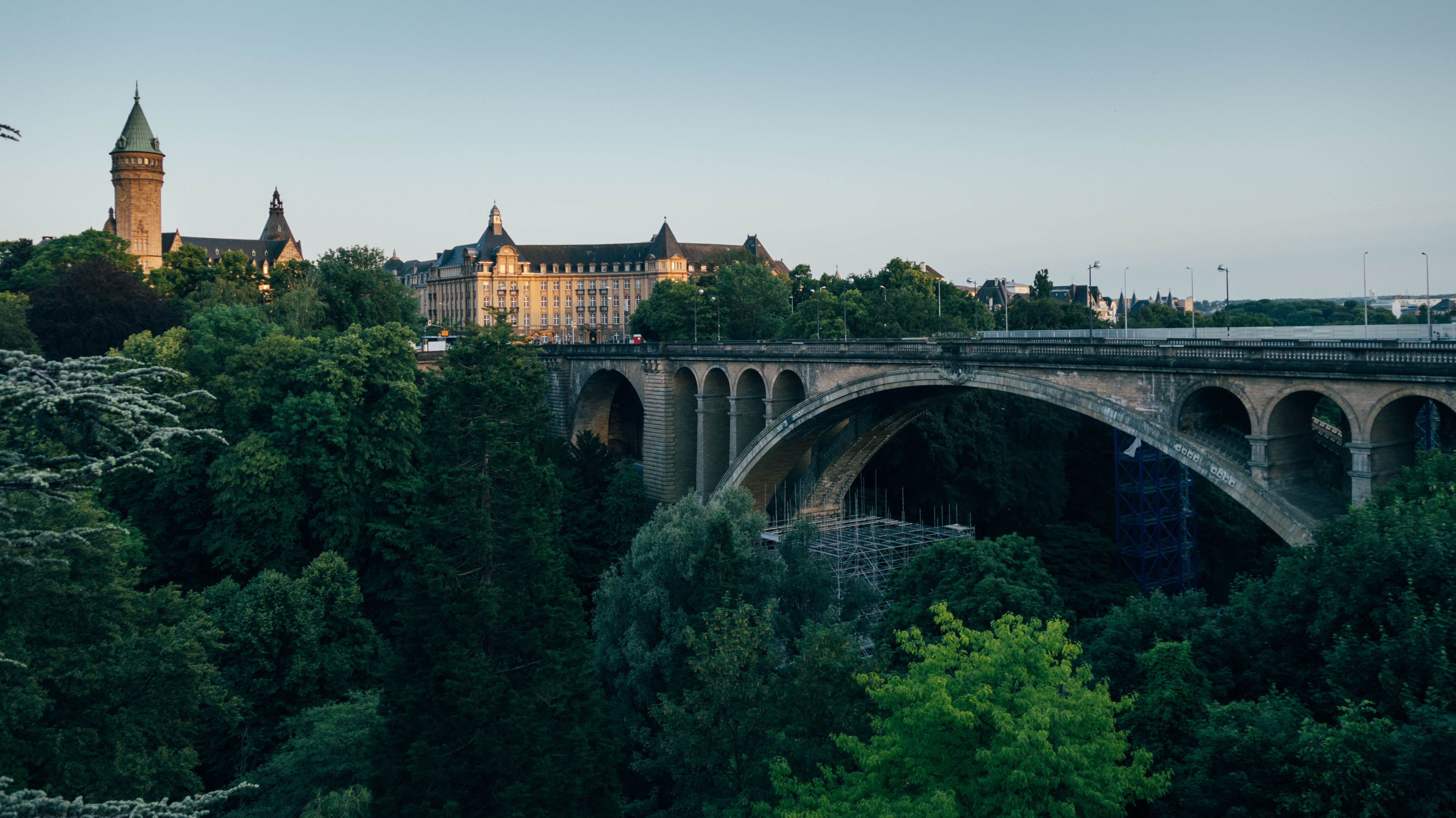 Dark markets luxembourg